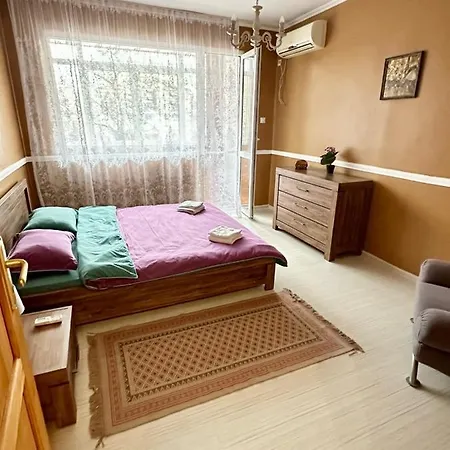 Ruski Boulevard Apartment *